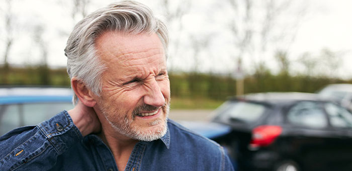 patient receiving auto accident chiropractic in Campbell for auto accident injury